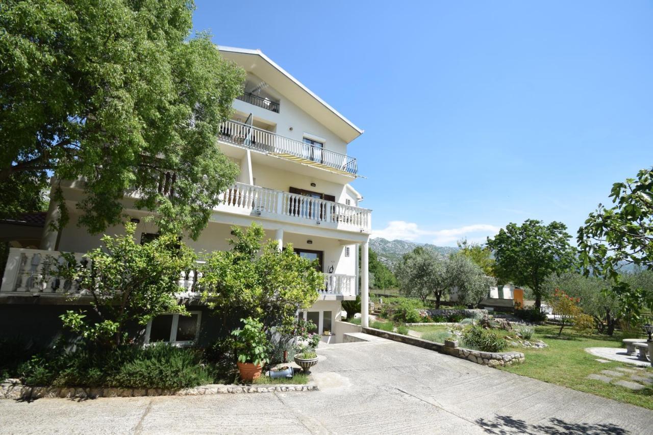 Apartments Nina Starigrad Paklenica Exterior foto